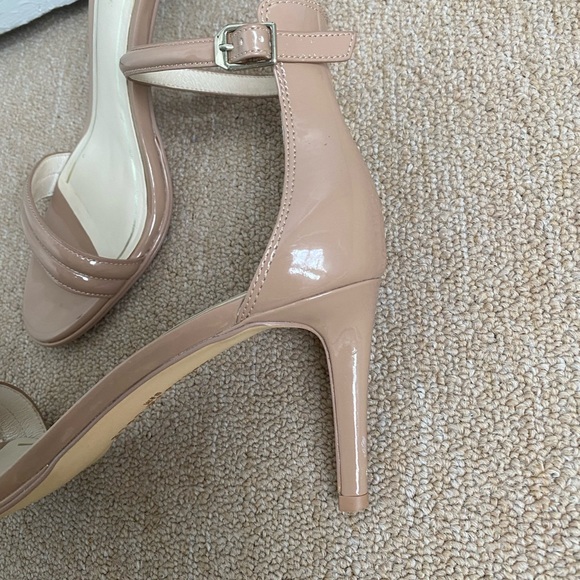 Kenneth Cole Milania Taupe
Heels Sz 8,5 - Picture 5 of 9